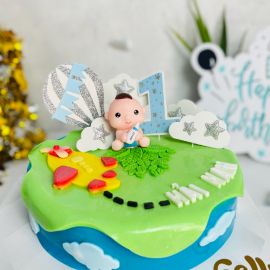 Bánh Sinh Nhật Rau Câu 4D em bé ôm bình sữa và máy bay - GELLI –  G0622007